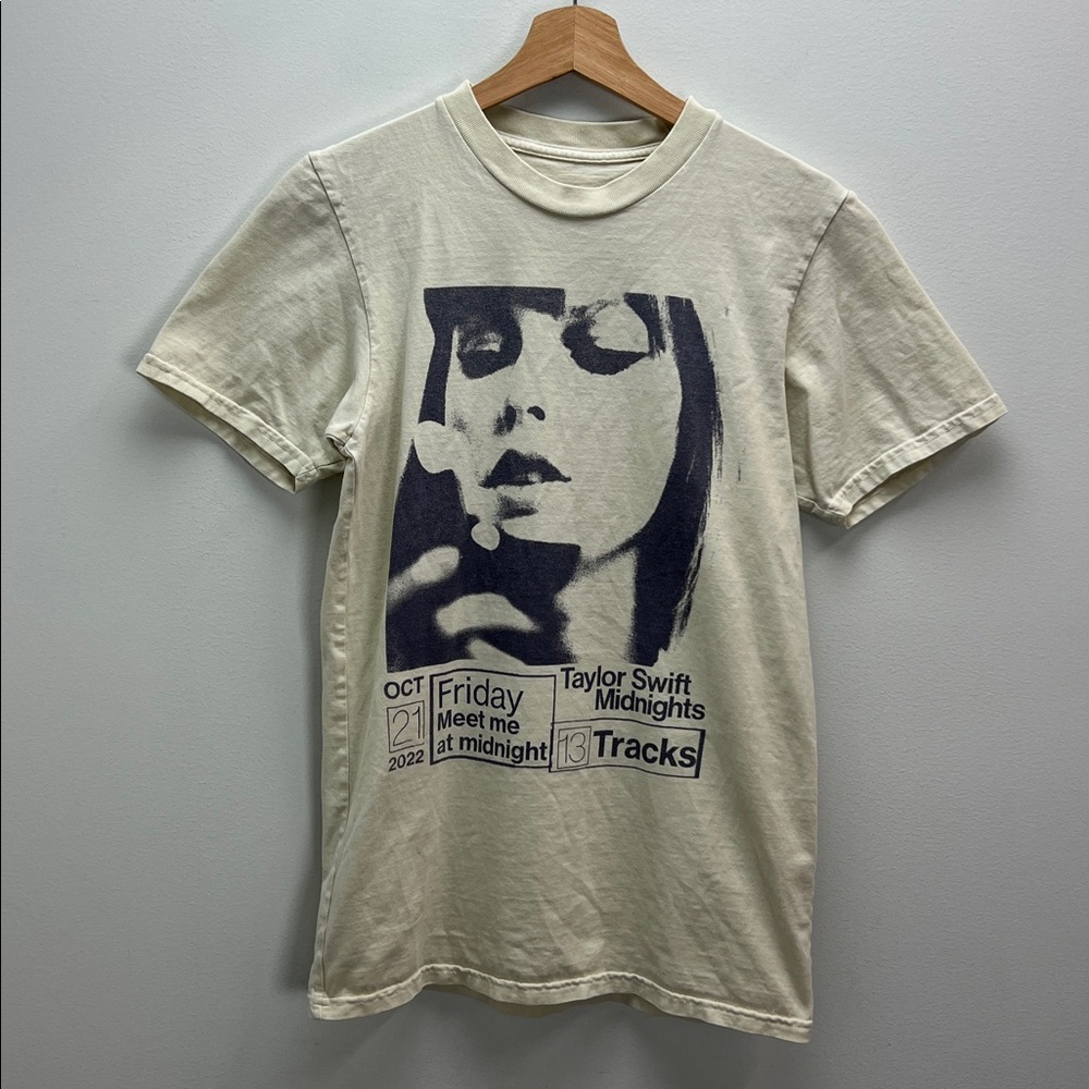 Taylor Swift Cream Graphic Tee